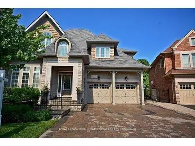 Detached in Oakville