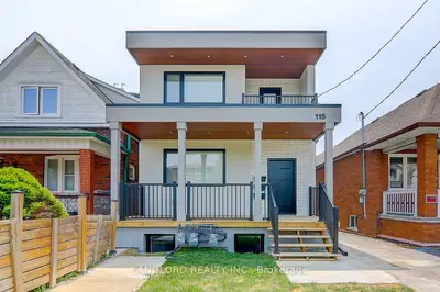 115 Livingstone Avenue Upper, Toronto, On M6e 2l7