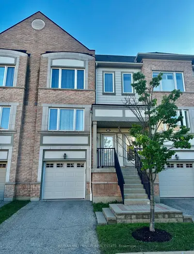 Condo Townhouse in Mississauga