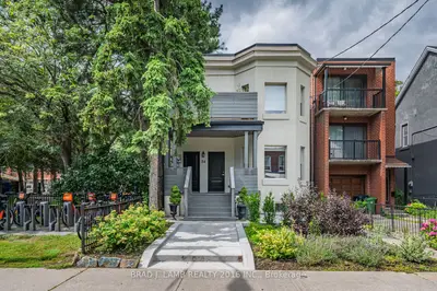 Duplex in Toronto