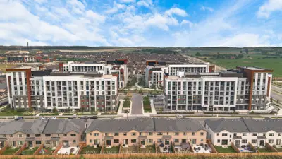 Condo Apartment in Milton