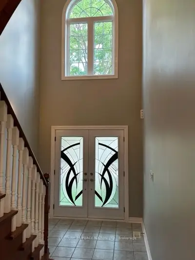 5 Hillpath Crescent, Brampton, On L6z 4v1