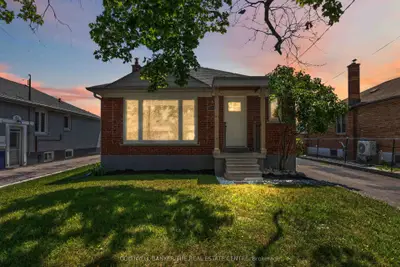 Duplex in Toronto