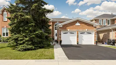 2590 Ambercroft Trail, Mississauga, On L5m 4k3