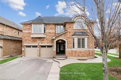 2384 Parkglen Avenue, Oakville, On L6m 4y5