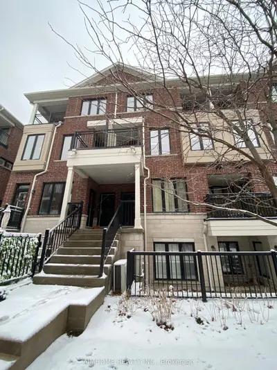 Condo Townhouse in Toronto