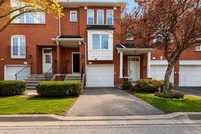 Condo Townhouse in Mississauga
