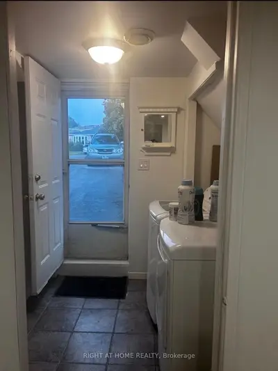 783 Consort Crescent, Mississauga, On L5c 1j8
