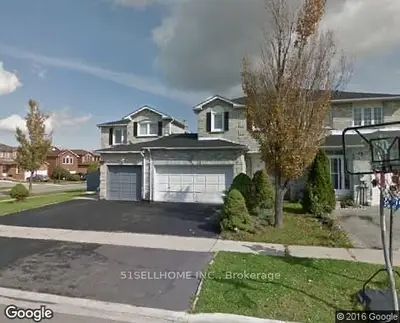 Att/Row/Townhouse in Brampton