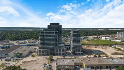 Condo Apartment in Milton