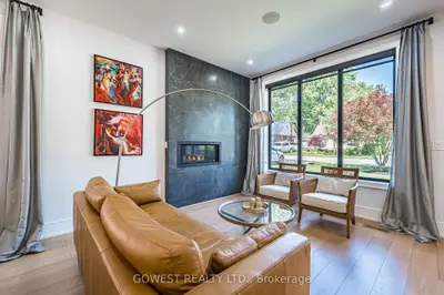 402 Niar Avenue, Mississauga, On L5g 1w3