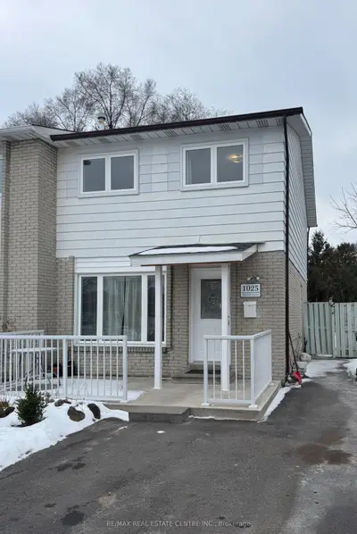 Semi-Detached in Mississauga