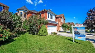 1337 Daniel Creek Road, Mississauga, On L5v 1v3