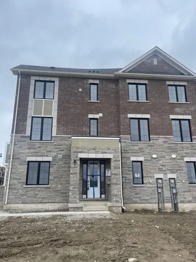Att/Row/Townhouse in Brampton