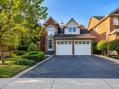 Detached in Oakville