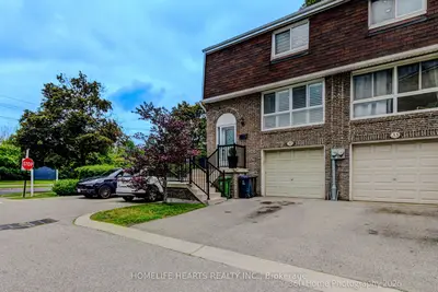 625 Rathburn Road 32, Toronto, On M9c 3t5