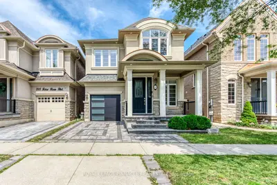 Detached in Oakville