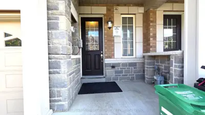 12 Pearman Crescent, Brampton, On L7a 4v8