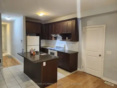 12 Pearman Crescent, Brampton, On L7a 4v8
