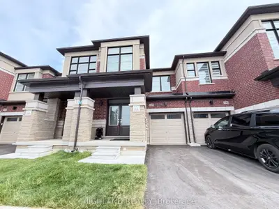 Att/Row/Townhouse in Oakville