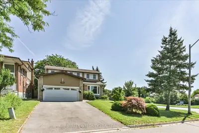 Detached in Burlington