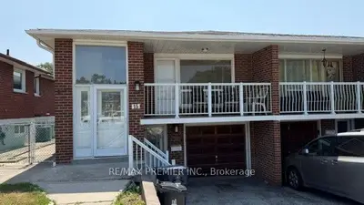 15 Madonna Gardens, Toronto, On M9l 2t5