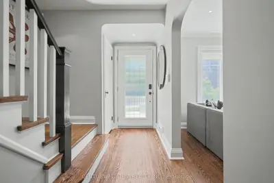 62 Lynngrove Avenue, Toronto, On M8x 1m9