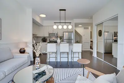 57 Macaulay Avenue 803, Toronto, On M6p 3p5
