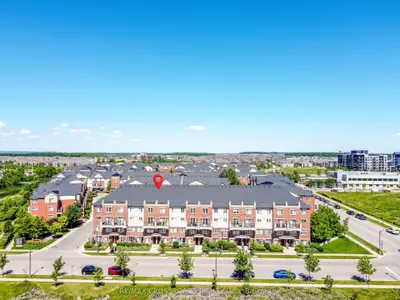 51 Hays Boulevard 19, Oakville, On L6h 0j1