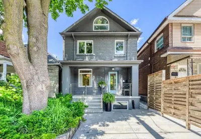 Duplex in Toronto