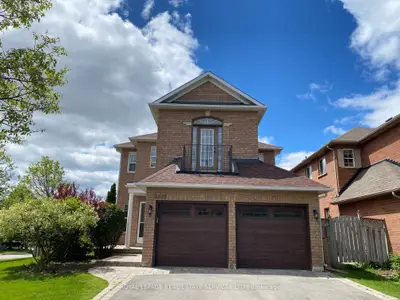 Detached in Oakville