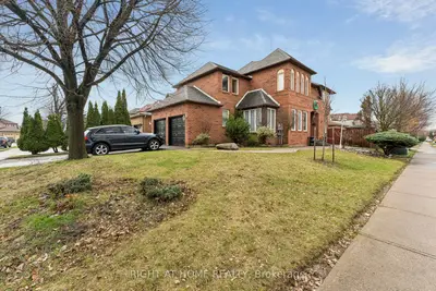 39 Banner Road, Brampton, On L6x 4k8