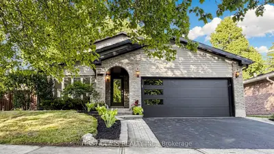 Detached in Oakville