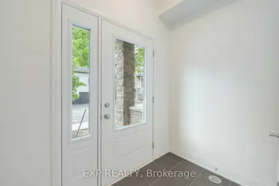 209 Wyndham Street, Mississauga, On L5m 2s5
