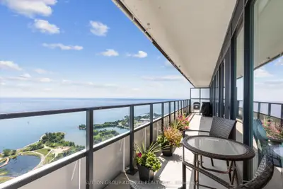 30 Shore Breeze Drive 4908, Toronto, On M8v 0j1