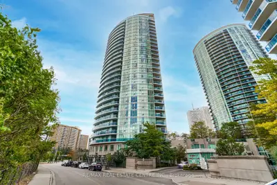 Condo Apartment in Mississauga
