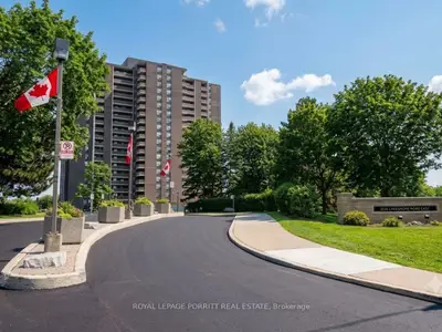 1535 Lakeshore Road E 1704, Mississauga, On L5e 3e2