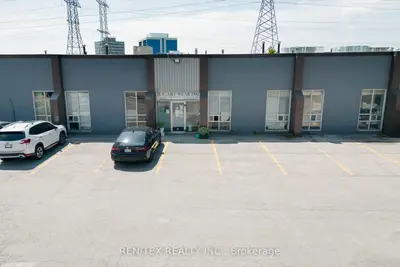 99 Brisbane Road 12, Toronto, On M3j 2k2