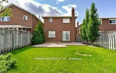 36 Windmill Boulevard, Brampton, On L6y 3e4