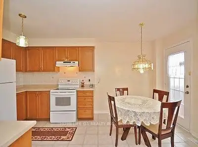 48 Tideland Drive, Brampton, On L7a 2w2