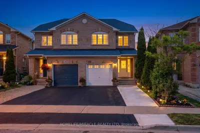 Semi-Detached in Brampton