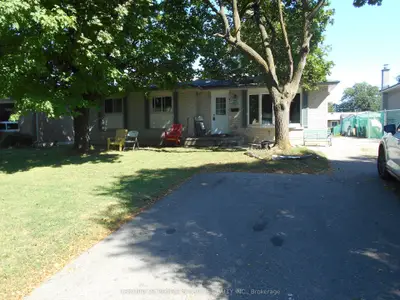 13 Brookdale Crescent, Brampton, On L6t 1m8