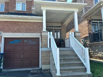 18 Village Lake Crescent, Brampton, On L6s 6k2
