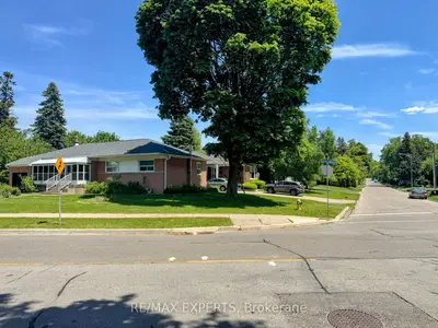 71 Lloyd Manor Road, Toronto, On M9b 5j2