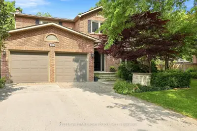 Detached in Oakville