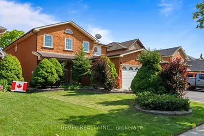 8 Cochrane Avenue, Brampton, On L6z 4j4