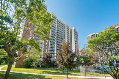 21 Knightsbridge Road 407, Brampton, On L6t 3y1