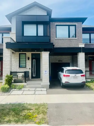 Att/Row/Townhouse in Milton