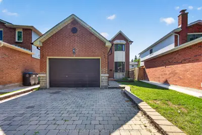 37 Oleander Crescent, Brampton, On L6z 2c1