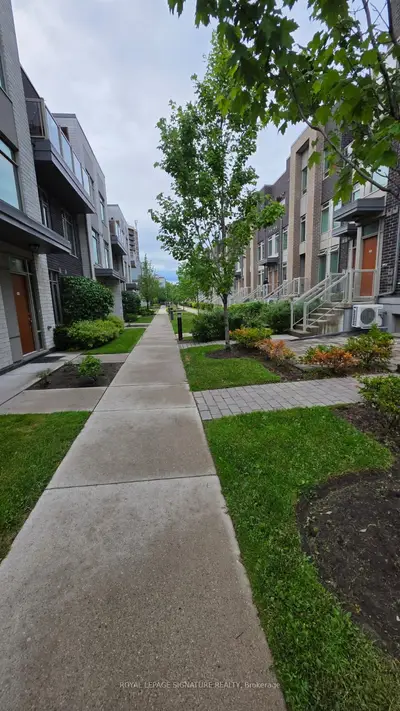 Condo Townhouse in Toronto